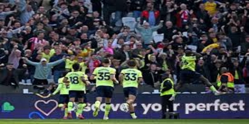 英乙联赛：林肯城领跑，附加赛席位竞争白热化- 开云体育